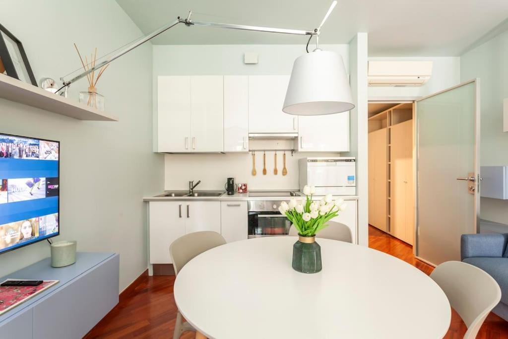 The Boutique Houses - Downtown - Close To Bocconi University Milan Bagian luar foto
