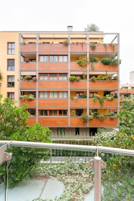 The Boutique Houses - Downtown - Close To Bocconi University Milan Bagian luar foto